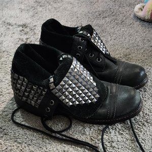 Zigi Girl moto grommet boots 6.5